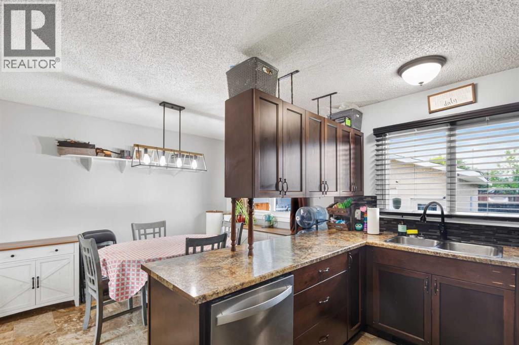 9922 83 Avenue - Photo 5