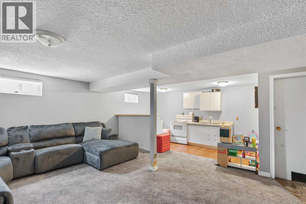 9922 83 Avenue - Photo 12