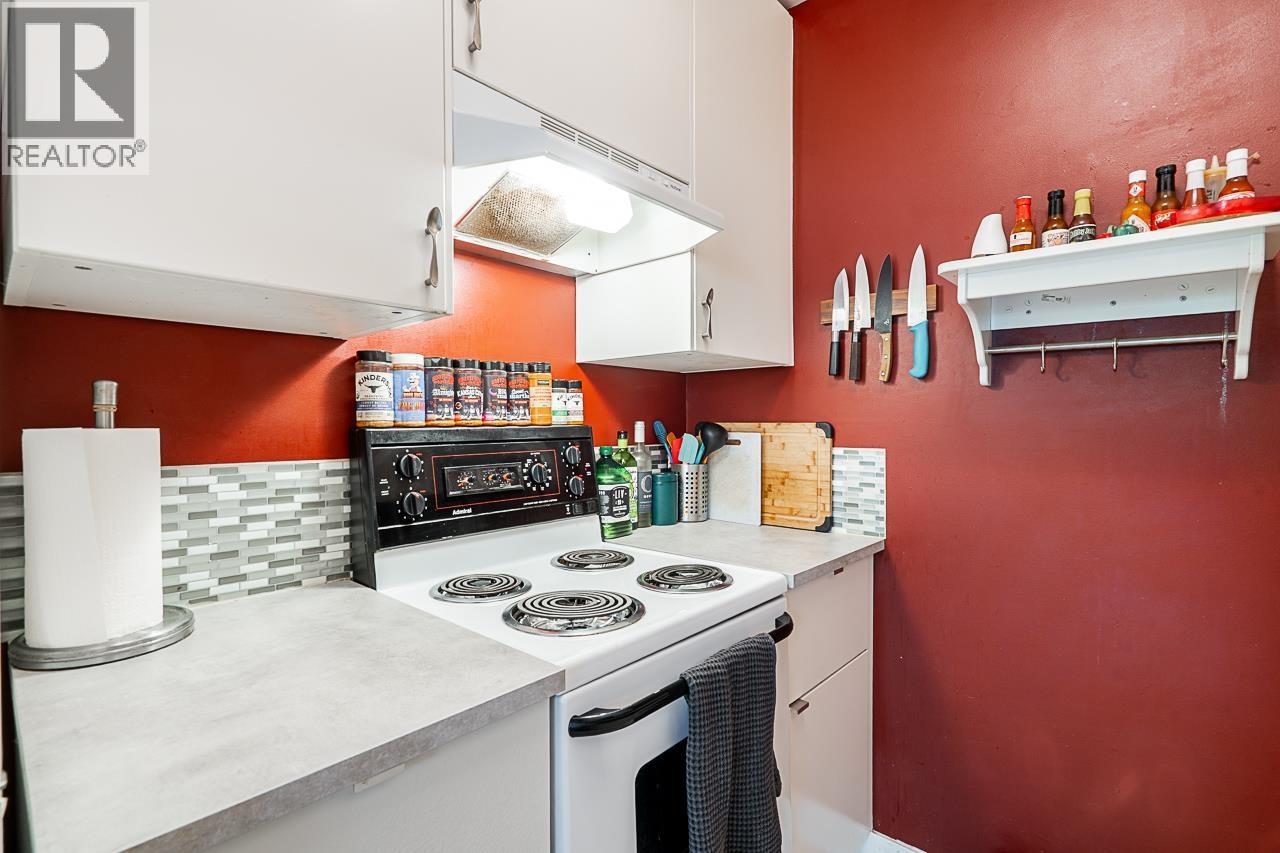 167 200 WESTHILL PLACE, Port Moody