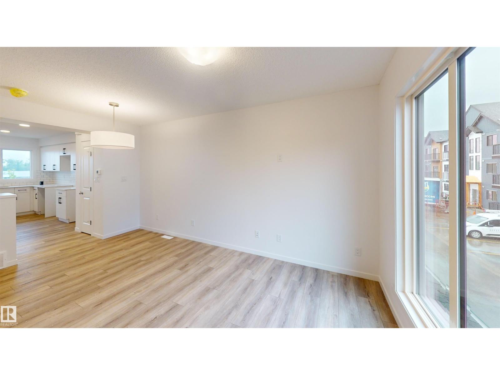 #5 29 Airport RD NW, Blatchford Area, Edmonton photo 4
