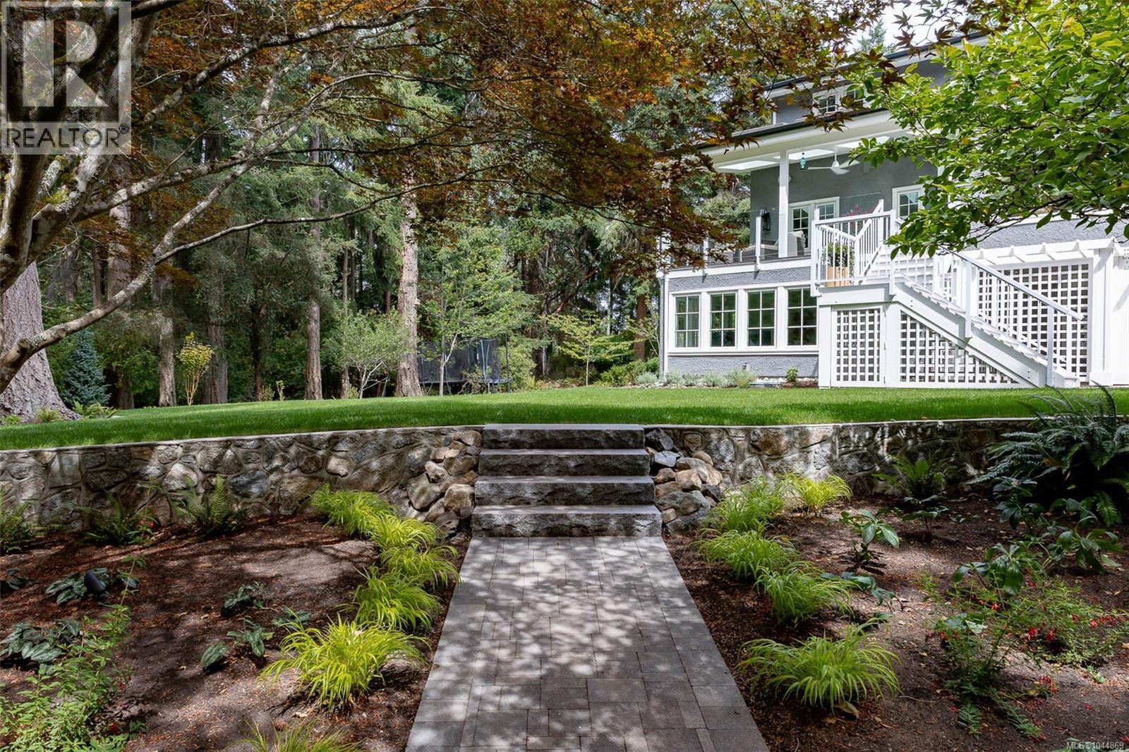 2535 Queenswood Dr - Image 61