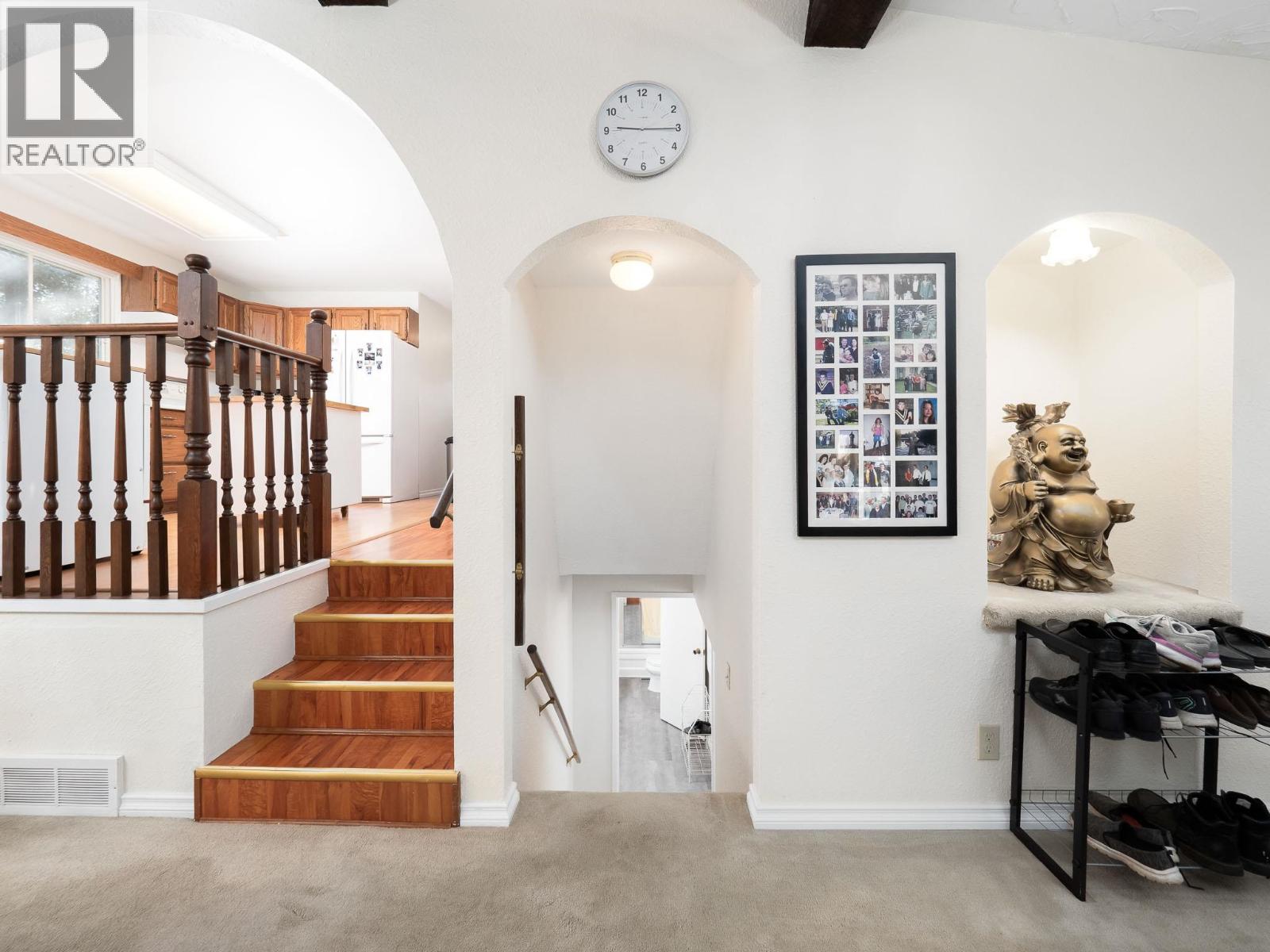Photo 9 of 34 — 1736 PEARSON AVENUE · Prince George, BC