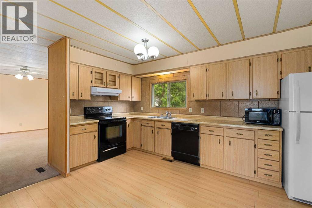 364 Burroughs Circle Northeast - Photo 5