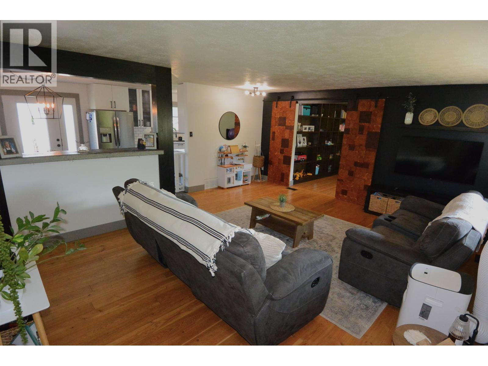3457 15TH STREET - 13