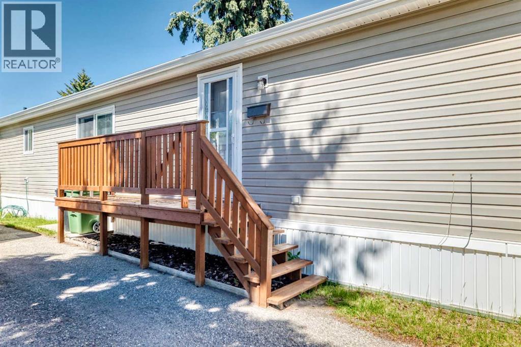 300, 3223 83 Street NW, Greenwood/Greenbriar, Calgary photo 4