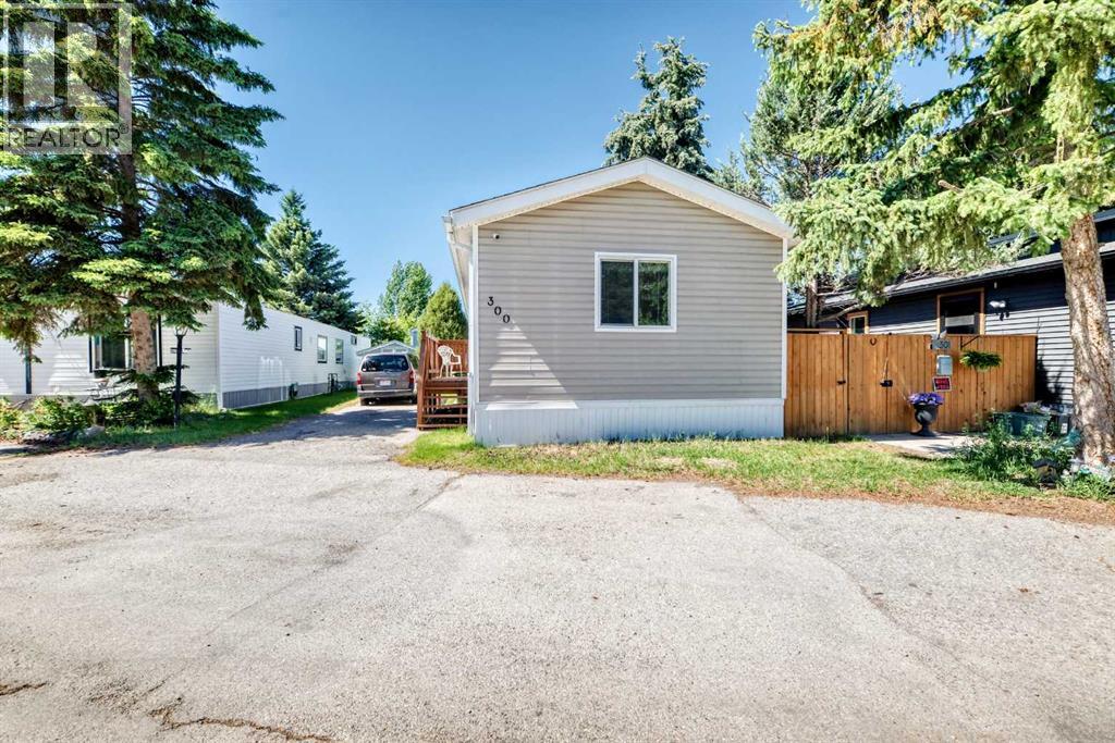 300, 3223 83 Street NW, Greenwood/Greenbriar, Calgary photo 2