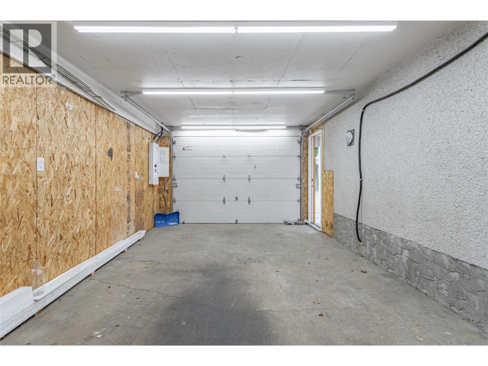 240 Petch Road - 40