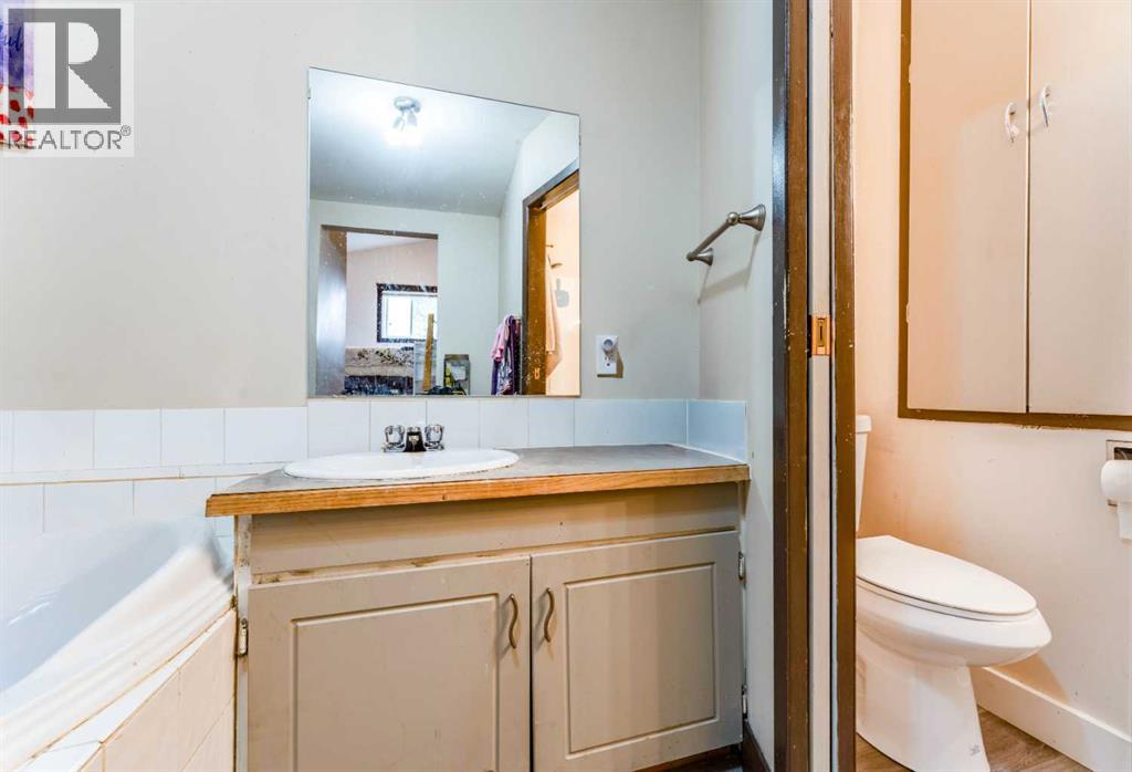 4729 49A Avenue - Image 17