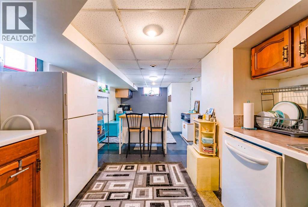 4729 49A Avenue - Image 39