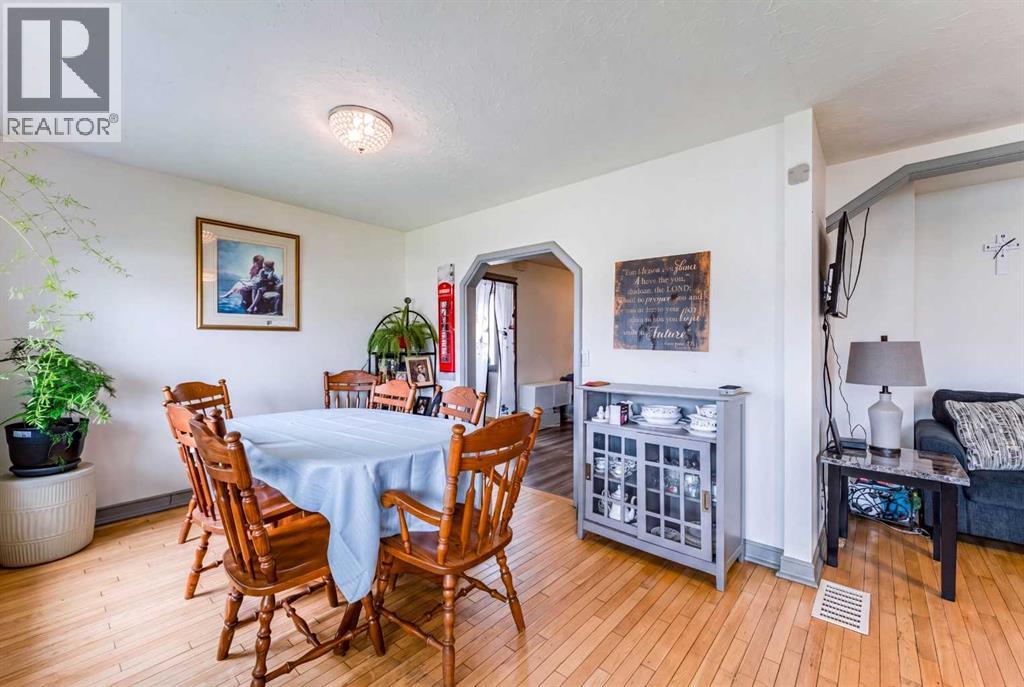 4729 49A Avenue - Image 44