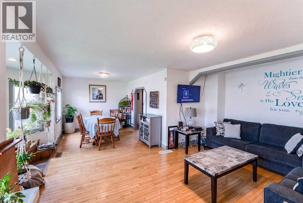 4729 49A Avenue - Image 45