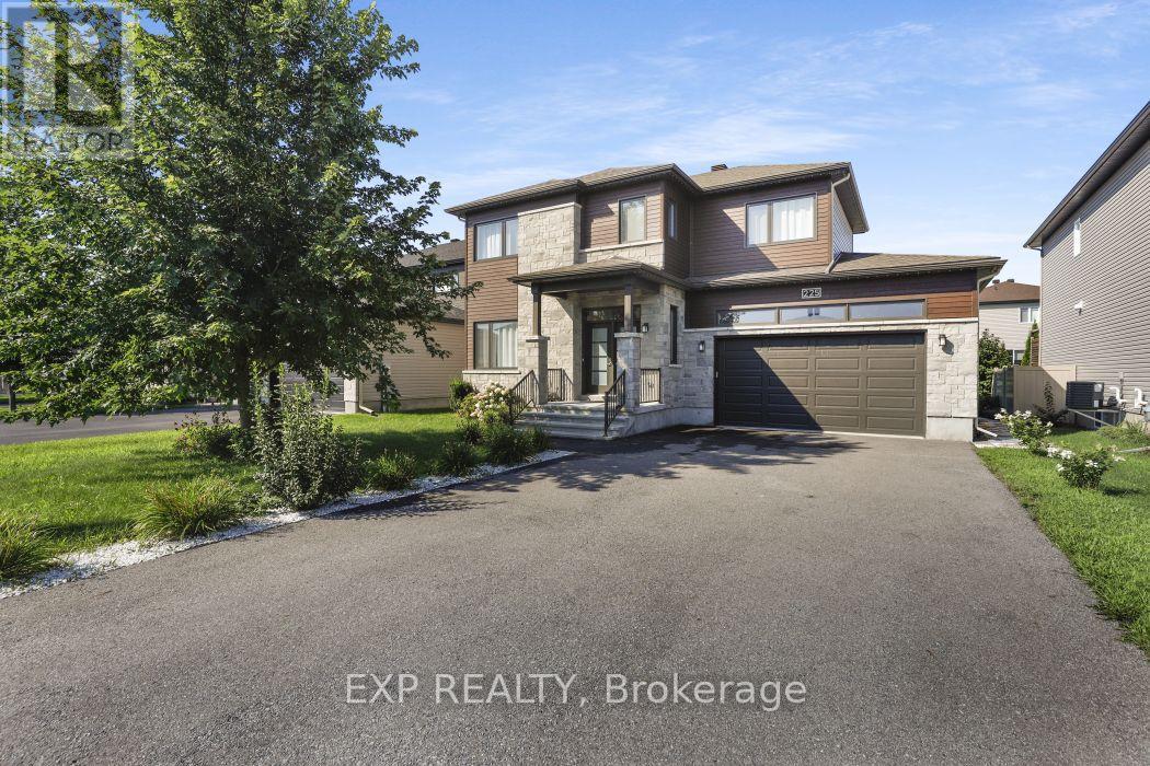 225 SUNSET CRESCENT - 1