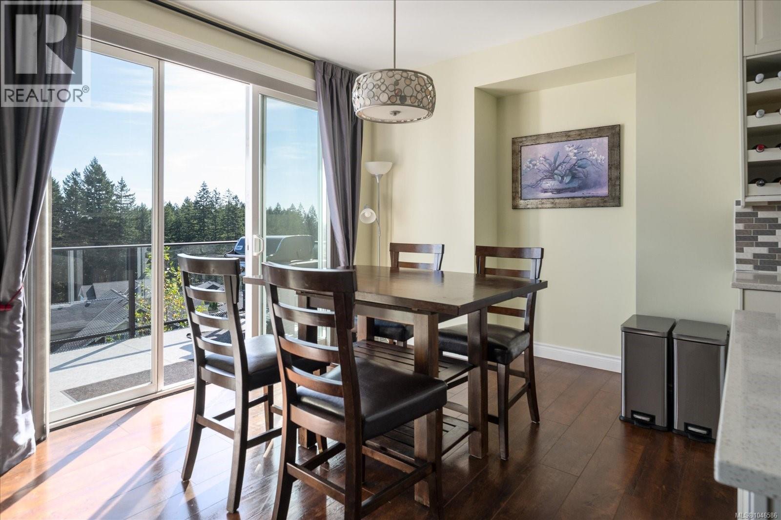 909 Hanington Rd - Image 14