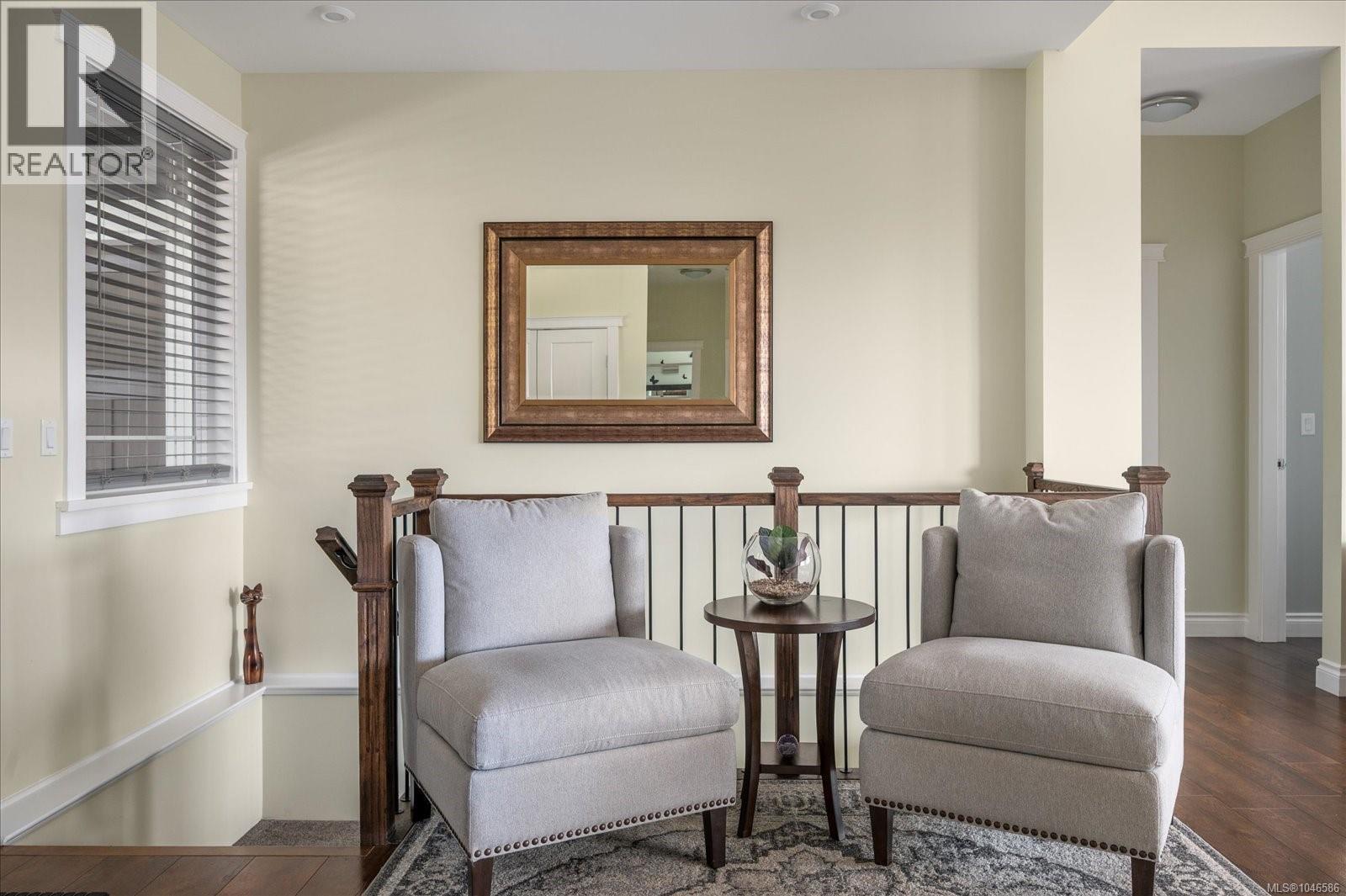 909 Hanington Rd - Image 30