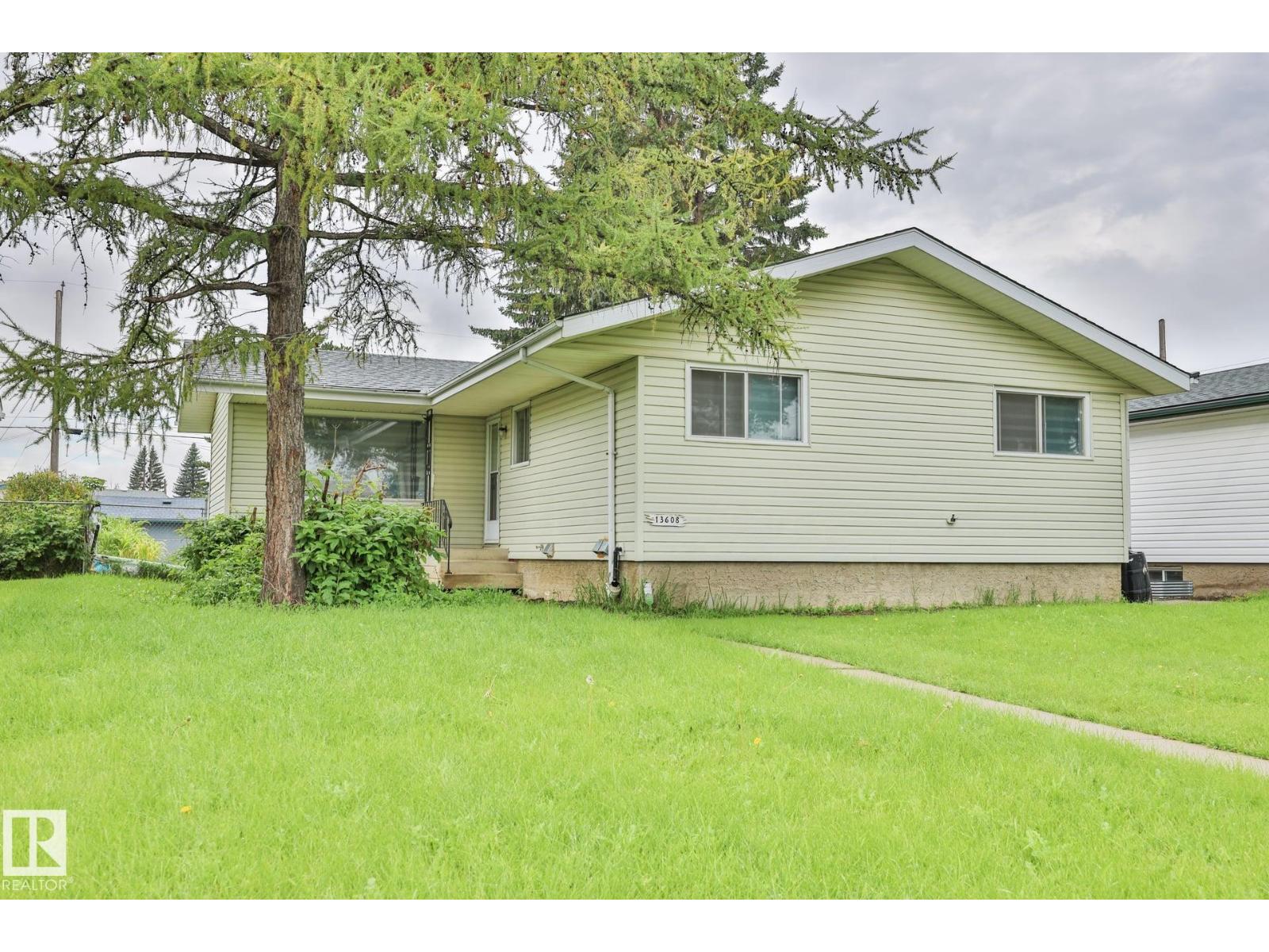 13608 114 ST NW, Kensington, Edmonton photo 1