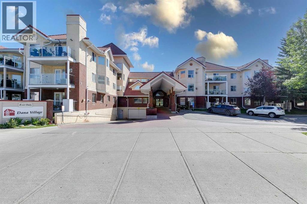 1118, 1818 Simcoe Boulevard SW, Signal Hill, Calgary photo 3