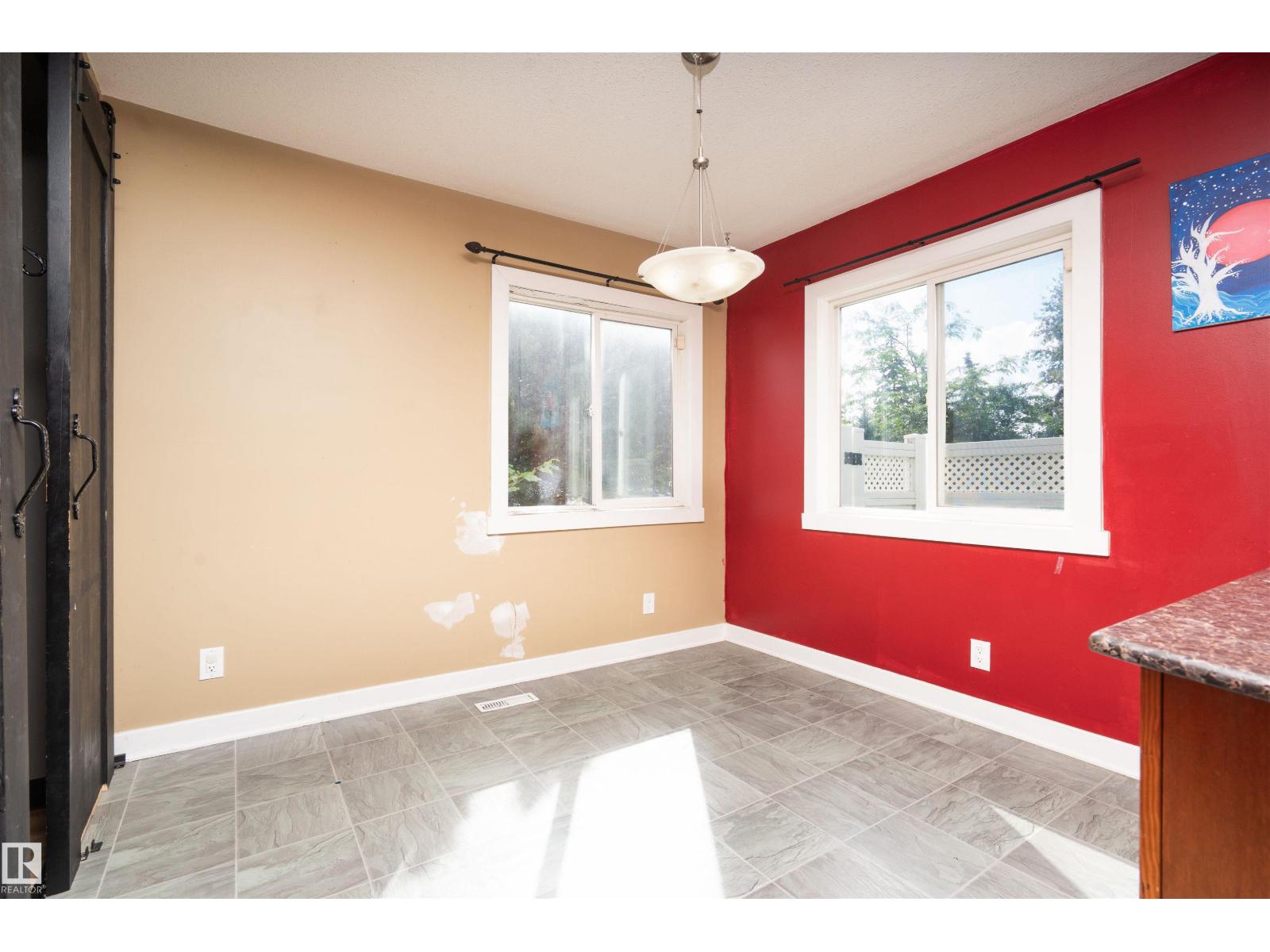 10330 76 ST NW - Image 11