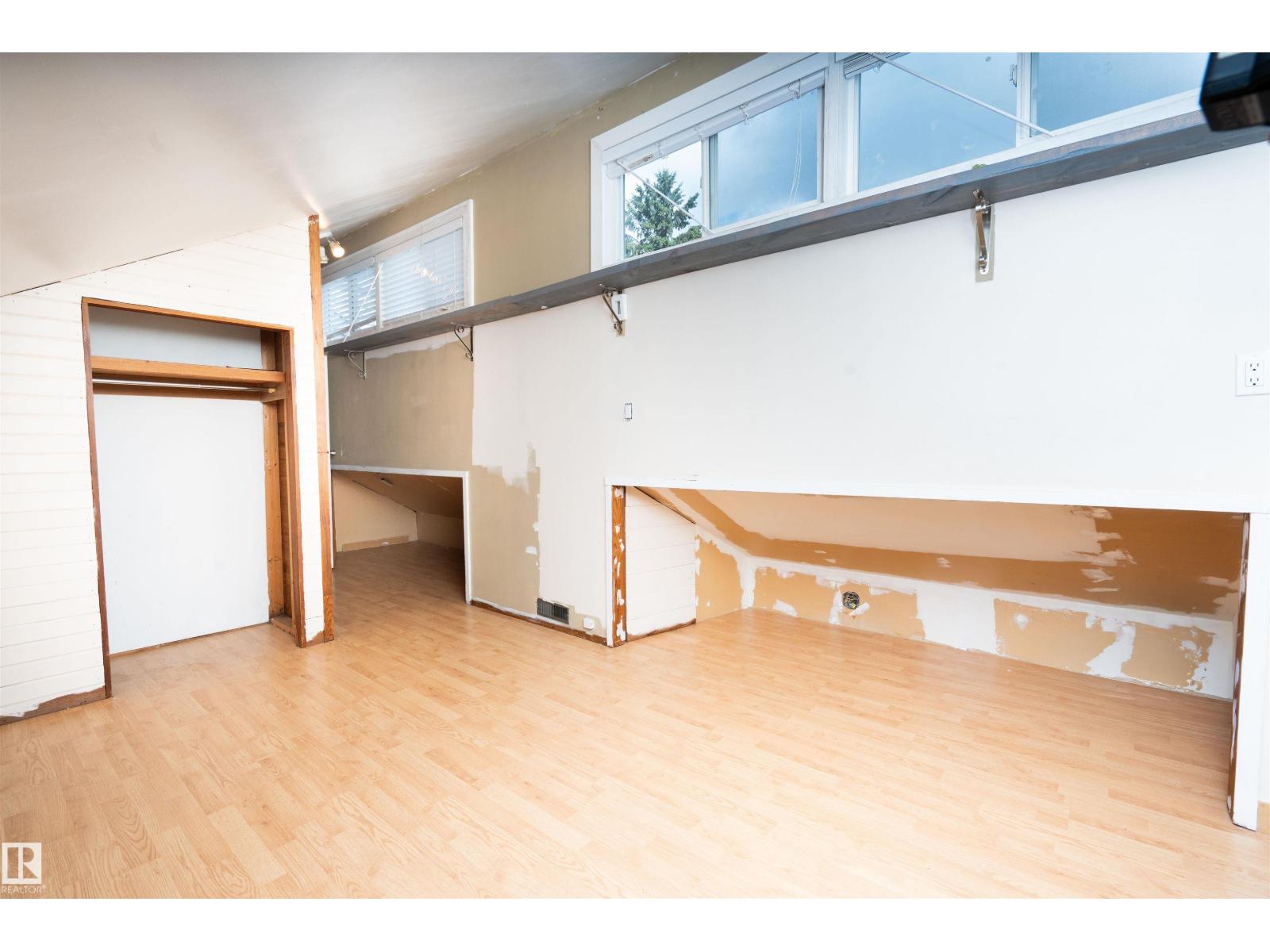 10330 76 ST NW - Image 21