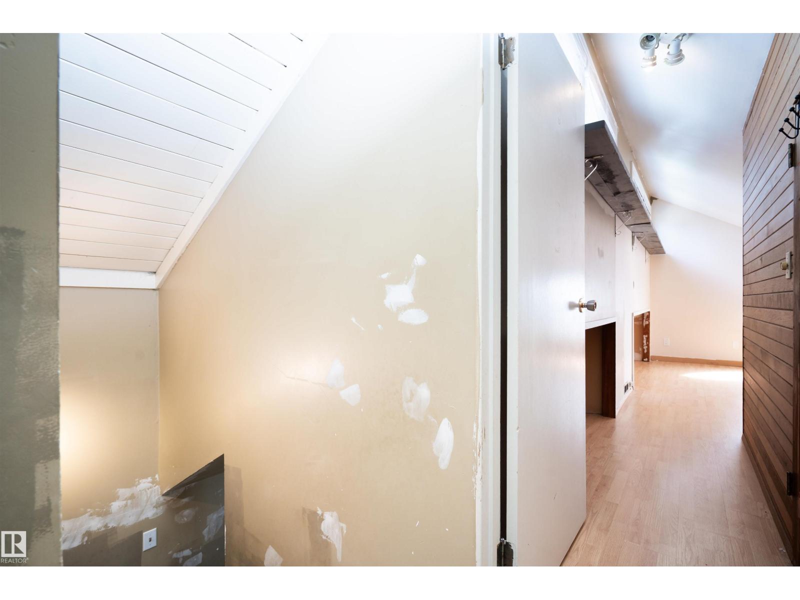 10330 76 ST NW - Image 22