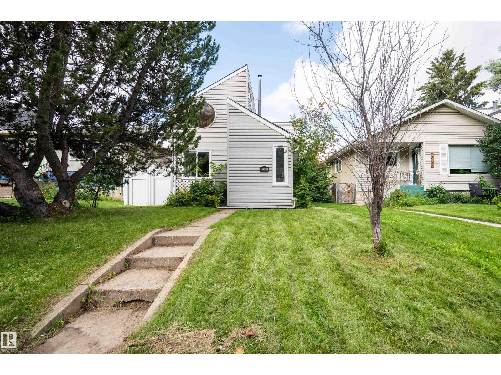 10330 76 ST NW - 27