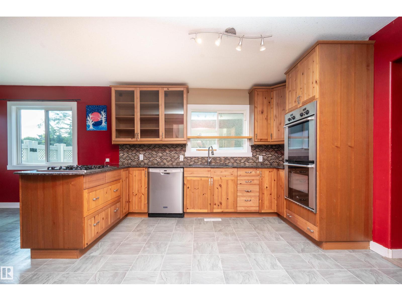 10330 76 ST NW - Image 6