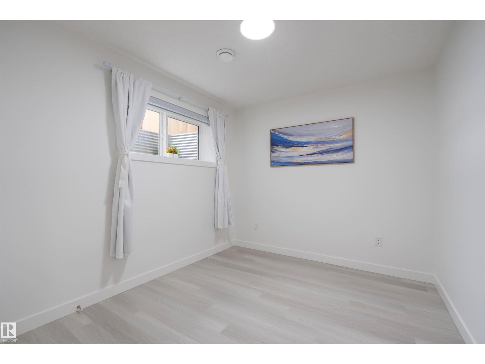 9307 221 Street NW - Photo 37