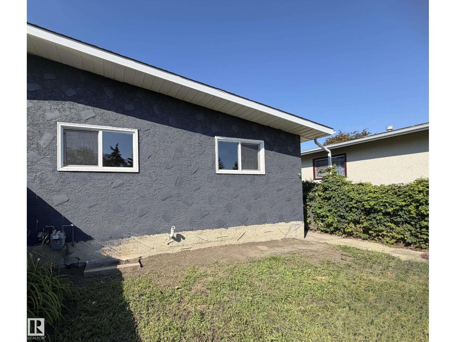 4204 42 AV - Image 55