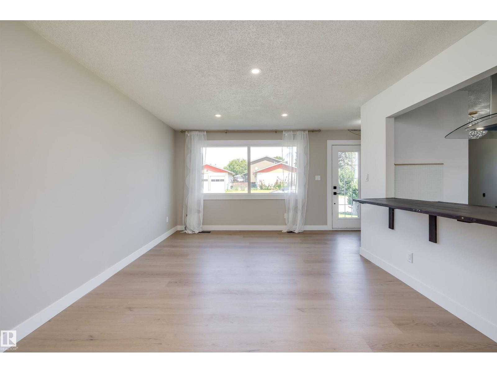 4204 42 Avenue - Photo 10