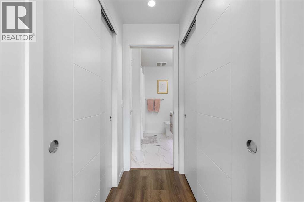 317 22 Avenue Southwest - Photo 16