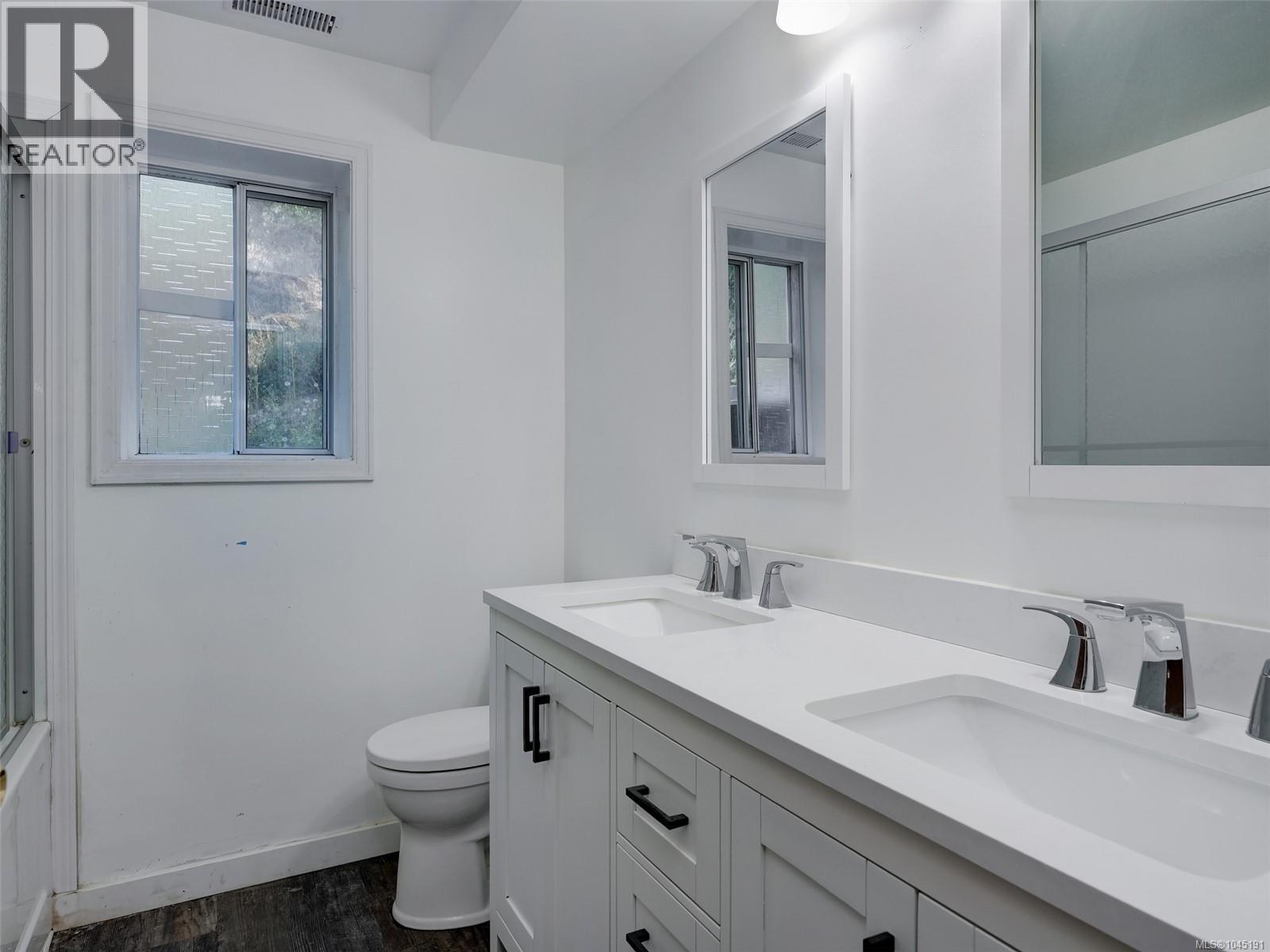 912 Finlayson Arm Rd - 12