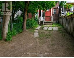 916 Woodbine Avenue, Toronto, ON M4C4B7 Photo 20