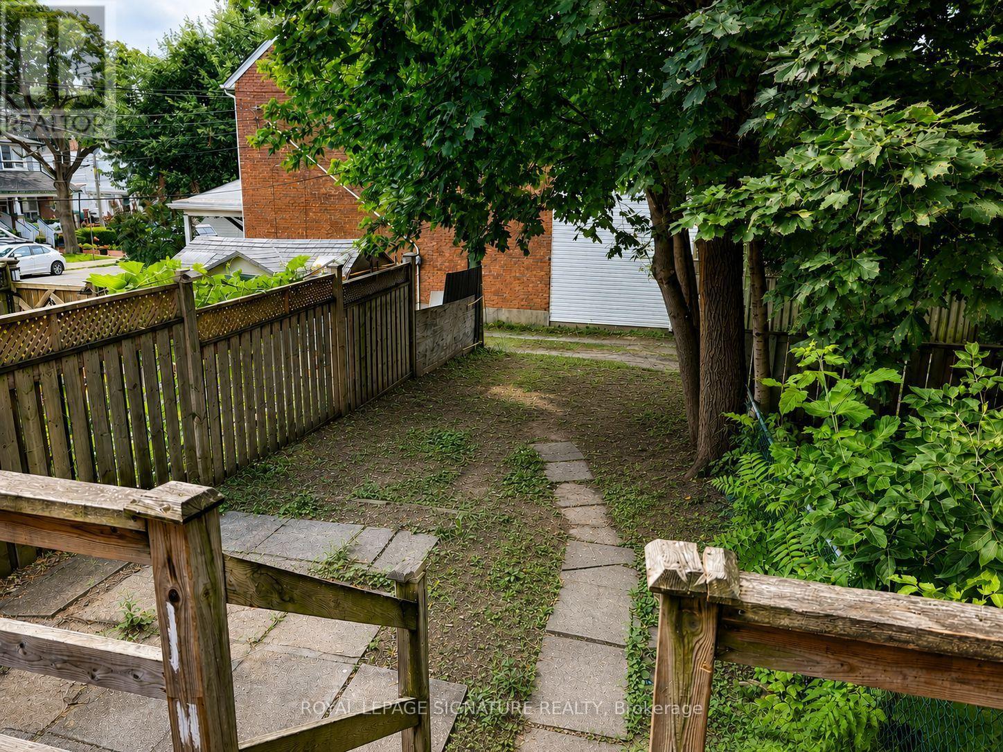 916 WOODBINE AVENUE - 19