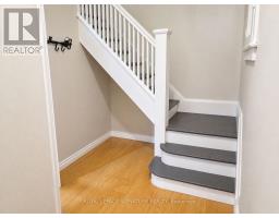 Bedroom - 916 Woodbine Avenue, Toronto, ON M4C4B7 Photo 6