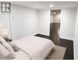 916 Woodbine Avenue, Toronto, ON M4C4B7 Photo 16