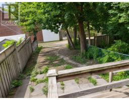 916 Woodbine Avenue, Toronto, ON M4C4B7 Photo 21