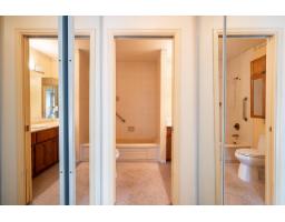 201 14957 Thrift Avenue, White Rock, BC V4B2K1 Photo 17