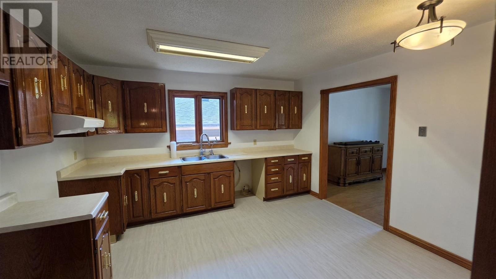 53 Robin ST - Image 12