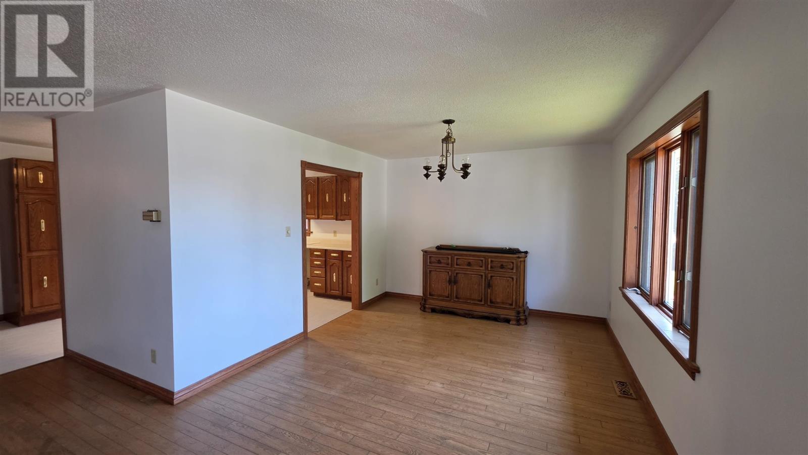 53 Robin ST - 15