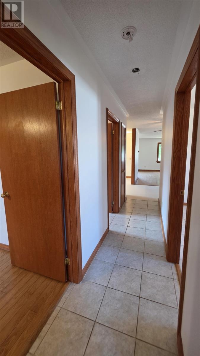 53 Robin ST - 24