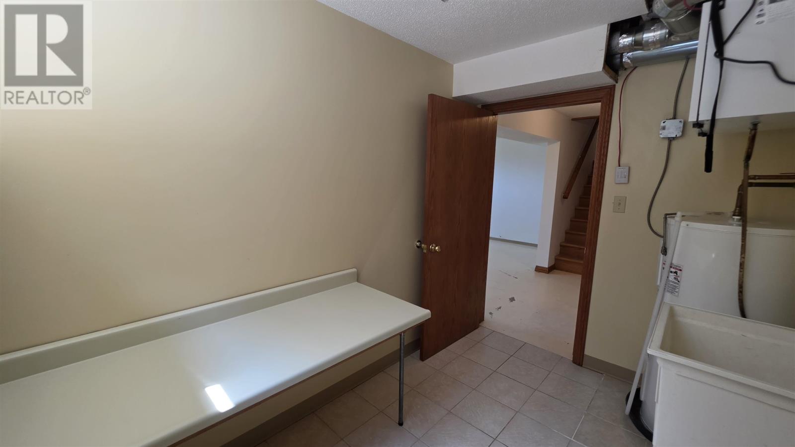 53 Robin ST - Image 35