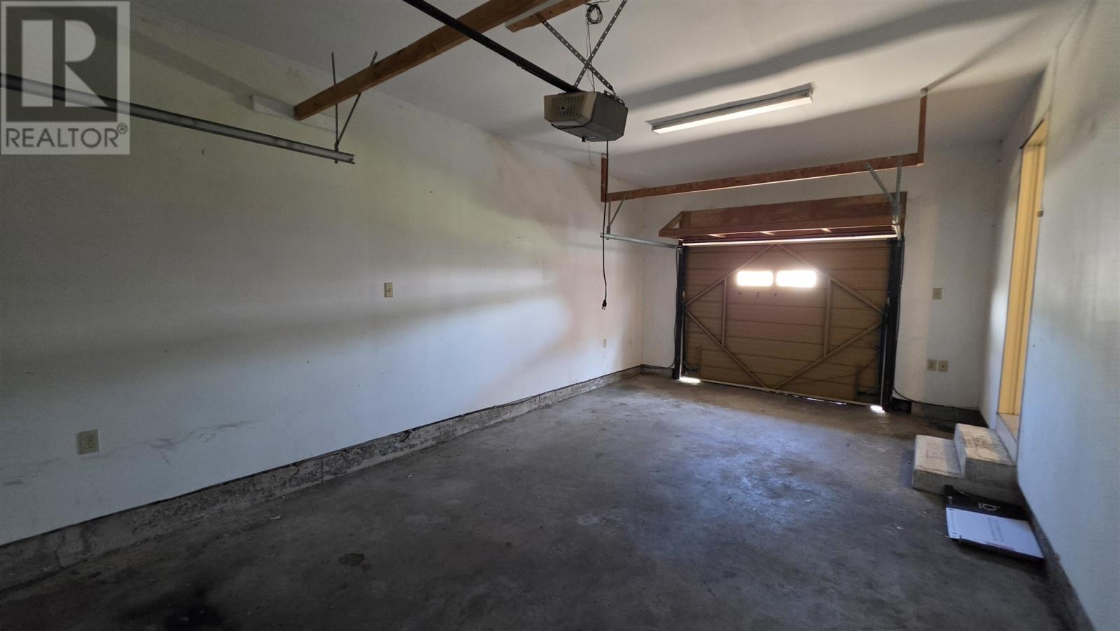 53 Robin ST - Image 38