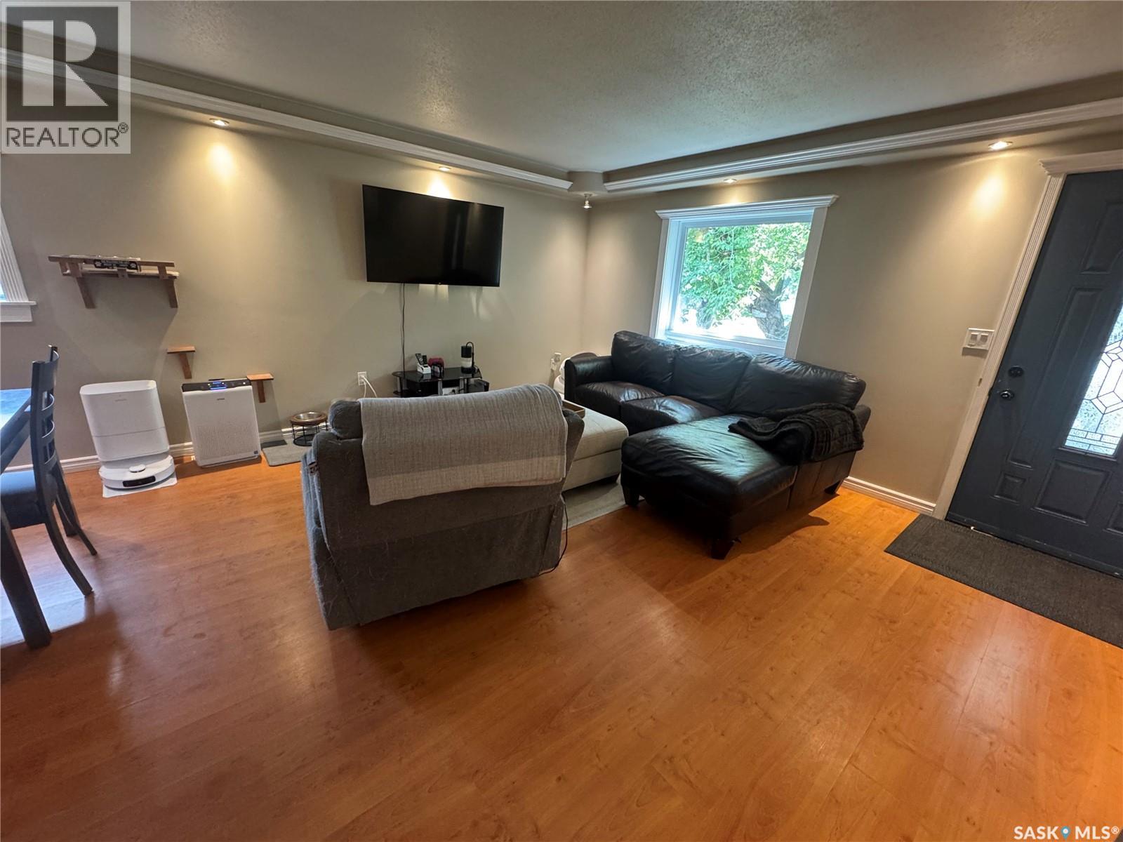 206 2nd STREET N - 3