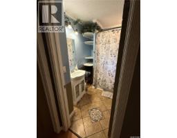 206 2nd Street N, Wakaw, SK S0K4P0 Photo 12