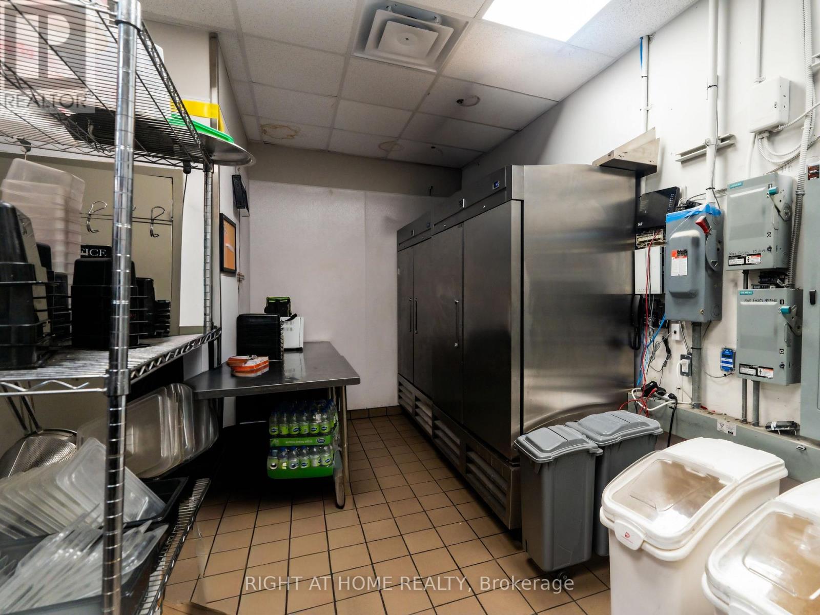 Business for Sale in Ottawa – E11A – 2020 LANTHIER DRIVE, Ottawa – MLS# X13680392 - Image 13