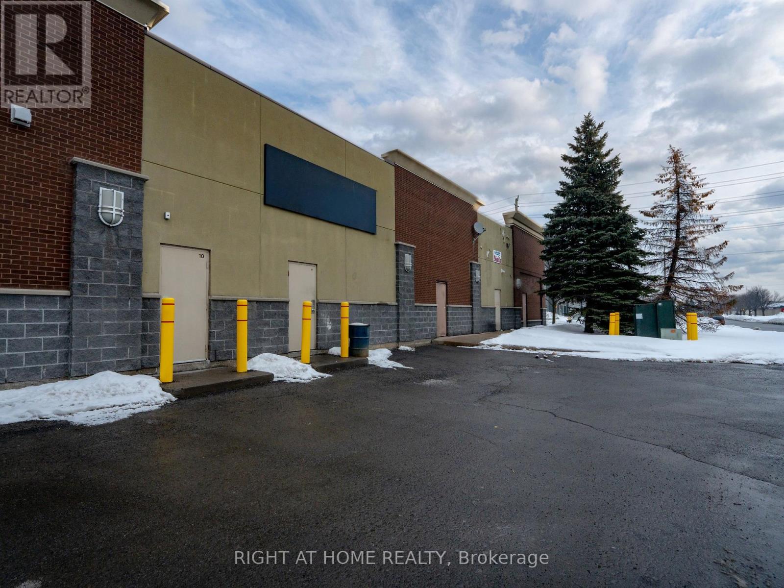 Business for Sale in Ottawa – E11A – 2020 LANTHIER DRIVE, Ottawa – MLS# X13680392 - Image 19