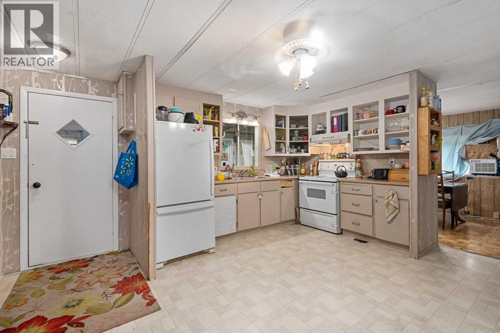 461, 3223 83 Street NW - 13