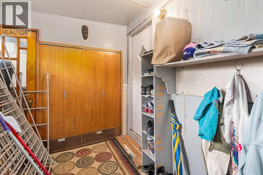 461, 3223 83 Street NW - 25