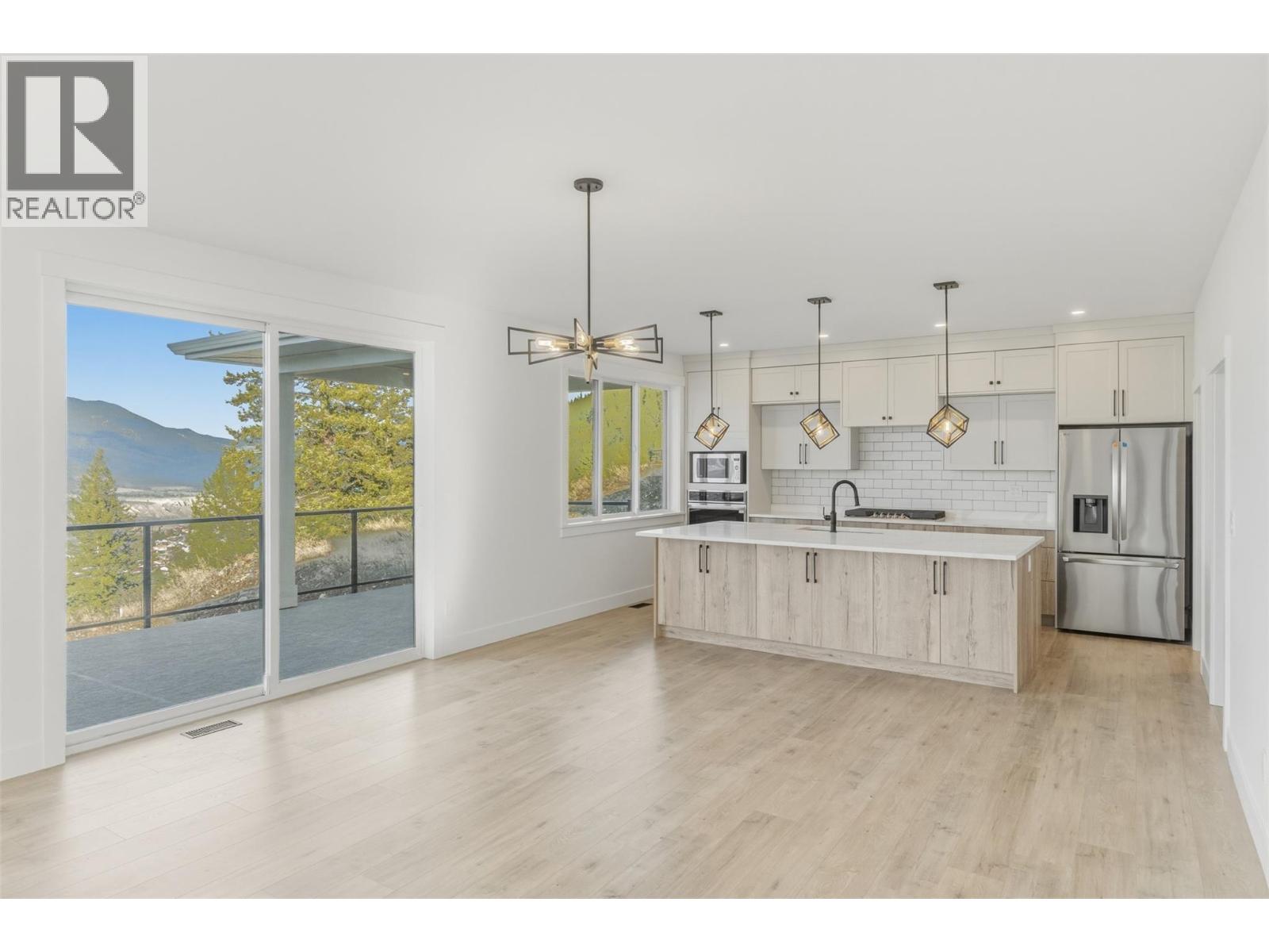 1762 Balsam Place - Image 7