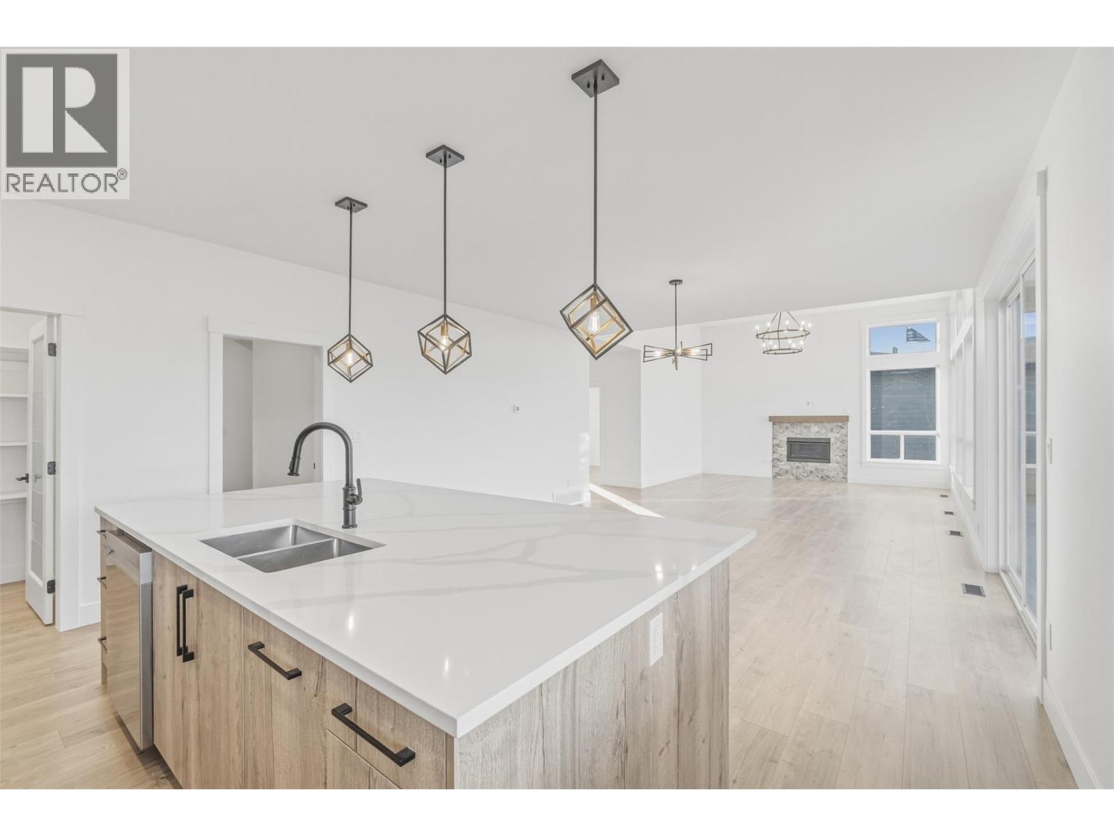 1762 Balsam Place - 12