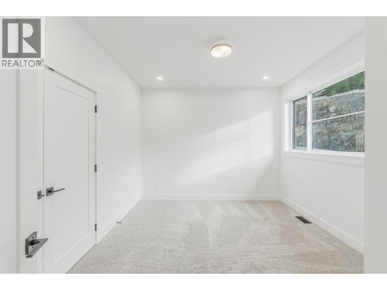 1762 Balsam Place - 32